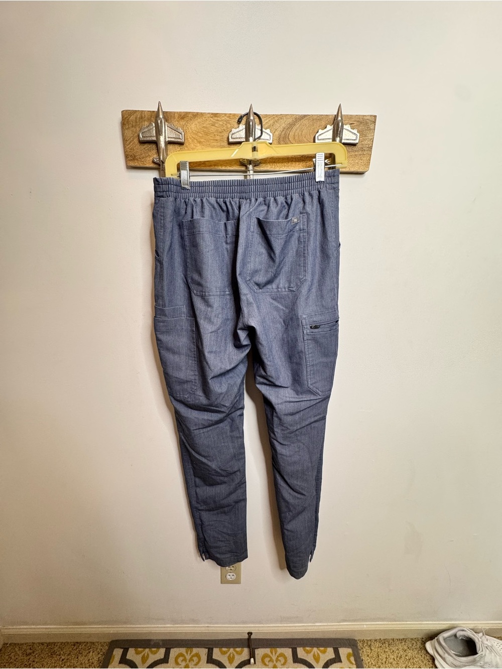 Figs Technical Collection Light Denim color Scrub Set- small - Picture 6 of 13